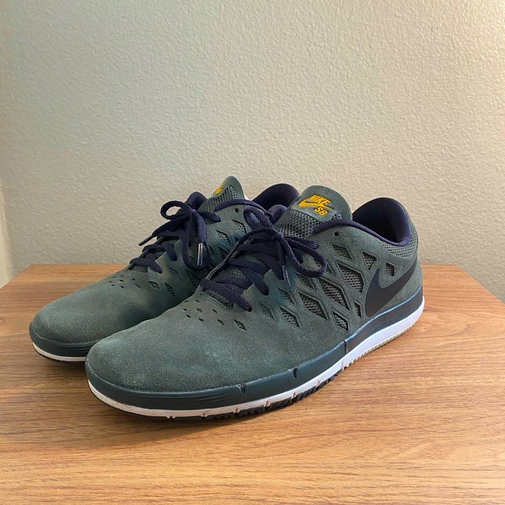 Men’s Nike Free SB, Size 11.5 (Sequoia/University Gold/Black) 704936-307